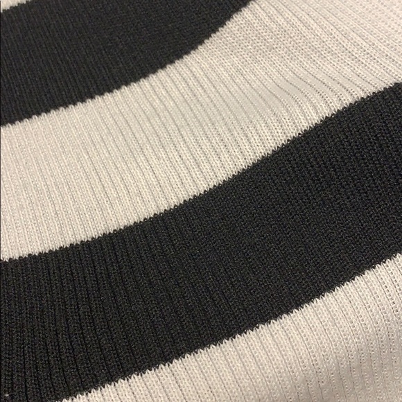Black and white striped knitted sweater top - Picture 3 of 8